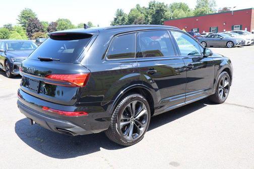 2025 Audi Q7 55 Premium Plus