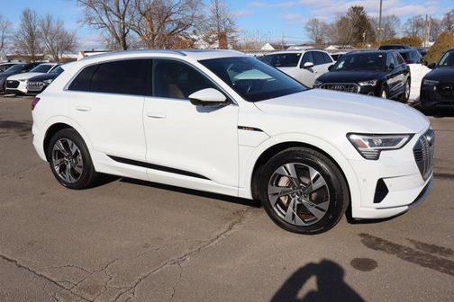 2021 Audi e-tron Premium Plus