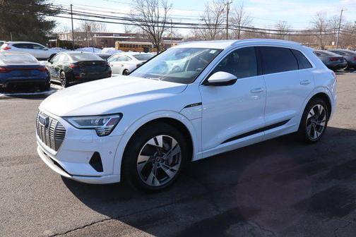 2021 Audi e-tron Premium Plus