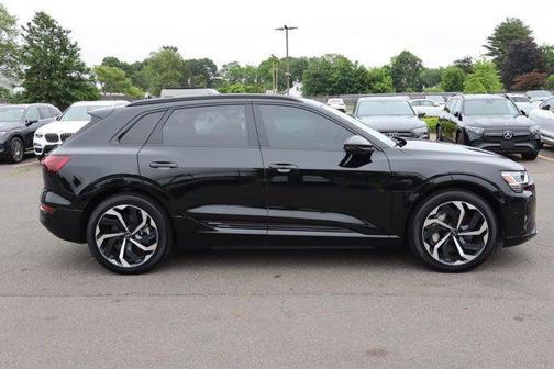 2024 Audi Q8 e-tron Premium Plus