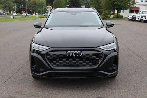 2024 Audi Q8 e-tron Premium Plus