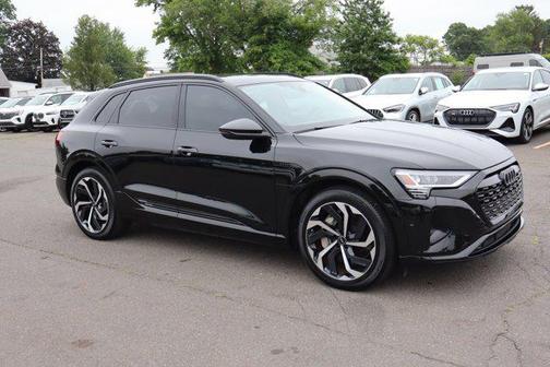2024 Audi Q8 e-tron Premium Plus