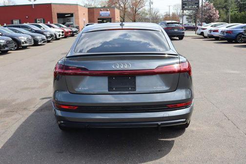 Daytona Gray Pearl Effect 2021 Audi e-tron Sportback Prestige