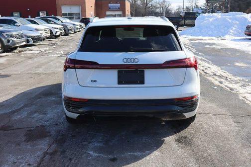 2024 Audi Q8 e-tron Premium Plus