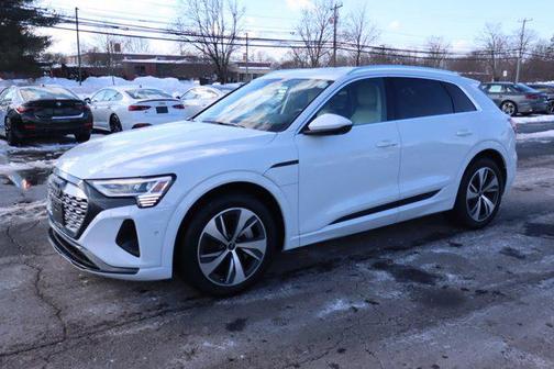 2024 Audi Q8 e-tron Premium Plus