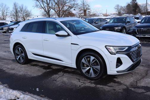2024 Audi Q8 e-tron Premium Plus