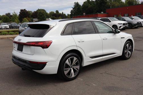 2024 Audi Q8 e-tron Premium Plus