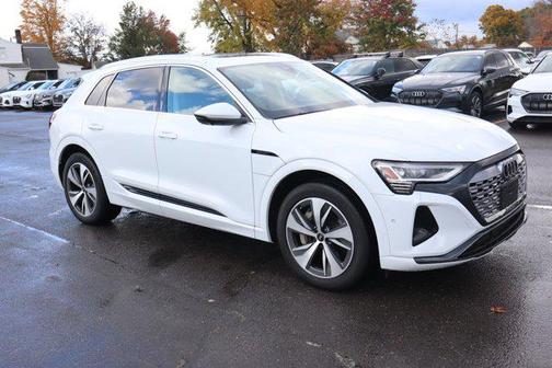 2024 Audi Q8 e-tron Premium Plus