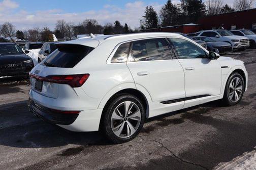 2024 Audi Q8 e-tron Premium Plus