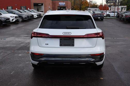 2024 Audi Q8 e-tron Premium Plus