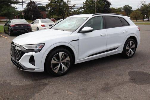 2024 Audi Q8 e-tron Premium Plus