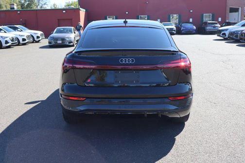 2024 Audi Q8 e-tron Premium Plus