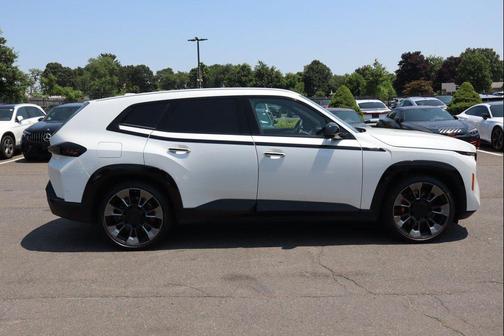 Mineral White Metallic 2023 BMW XM Sports Activity Vehicle