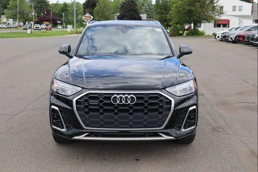 Mythos Black Metallic 2023 Audi Q5 45 S line Premium