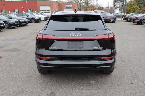 2021 Audi e-tron Premium