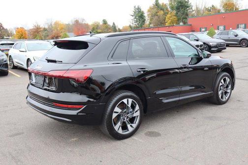 2021 Audi e-tron Premium