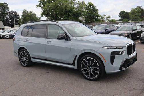 2024 BMW X7 M60i