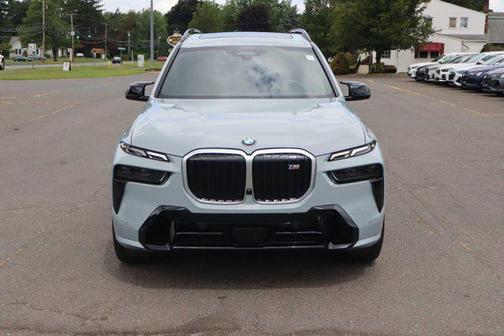 2024 BMW X7 M60i
