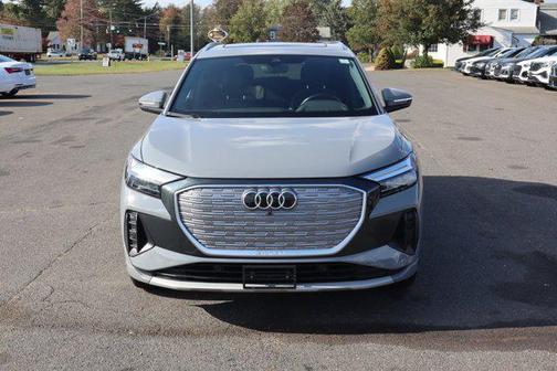 2022 Audi e-tron Premium Plus