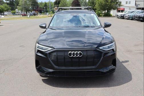 Mythos Black Metallic 2021 Audi e-tron Premium Plus