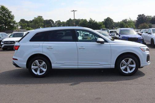 2025 Audi Q7 45 Premium