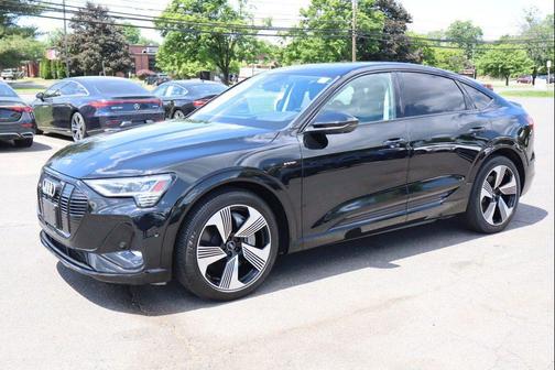 Mythos Black Metallic 2021 Audi e-tron Sportback Prestige