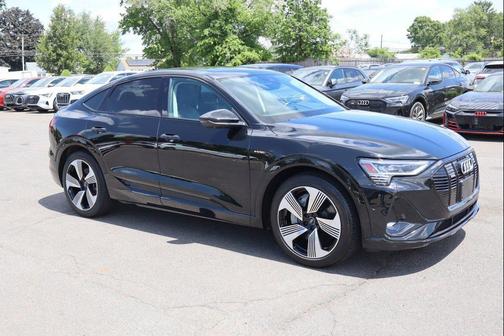Mythos Black Metallic 2021 Audi e-tron Sportback Prestige