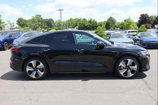 Mythos Black Metallic 2021 Audi e-tron Sportback Prestige