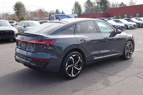 2024 Audi Q8 e-tron Premium Plus