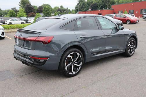 2024 Audi Q8 e-tron Premium Plus