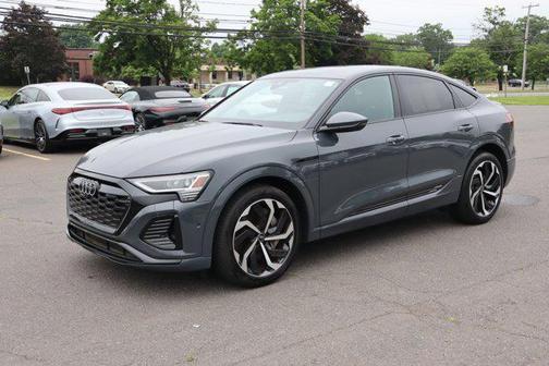 2024 Audi Q8 e-tron Premium Plus
