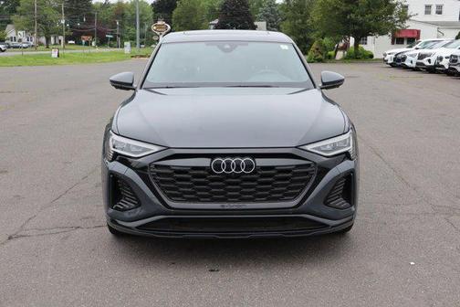 2024 Audi Q8 e-tron Premium Plus