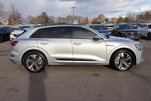 2021 Audi e-tron Premium