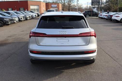 2021 Audi e-tron Premium