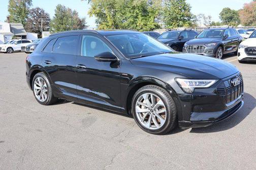 2021 Audi e-tron Premium Plus