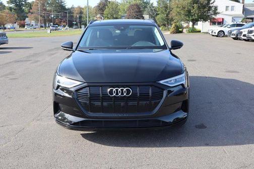 2021 Audi e-tron Premium Plus
