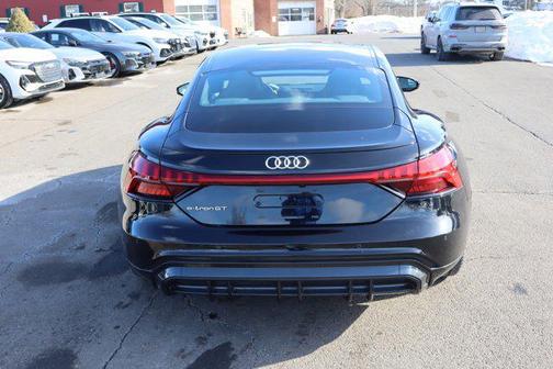 2022 Audi e-tron GT Premium Plus