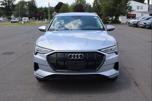 Florett Silver Metallic 2021 Audi e-tron Premium Plus
