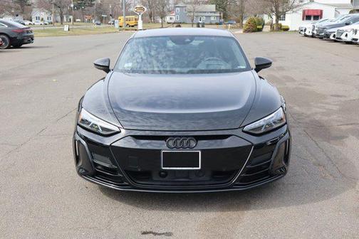 Mythos Black Metallic 2022 Audi RS e-tron GT quattro