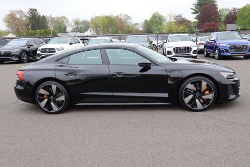 Mythos Black Metallic 2022 Audi RS e-tron GT quattro