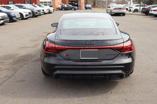 Mythos Black Metallic 2022 Audi RS e-tron GT quattro