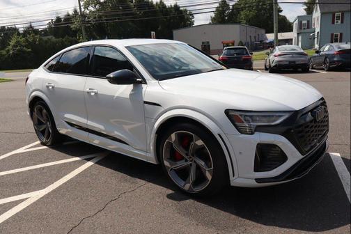 Glacier White Metallic 2024 Audi SQ8 4.0T Prestige