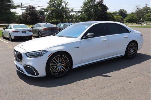 MANUFAKTUR Moonlight White Metallic Magno 2024 Mercedes-Benz AMG S 63 E 4MATIC