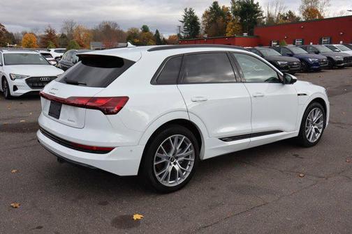 2021 Audi e-tron Prestige