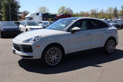 Chalk 2023 Porsche Cayenne Platinum Edition