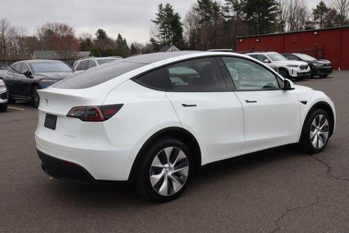 Pearl White Multi-Coat 2022 Tesla Model Y Long Range Dual Motor All-Wheel Drive