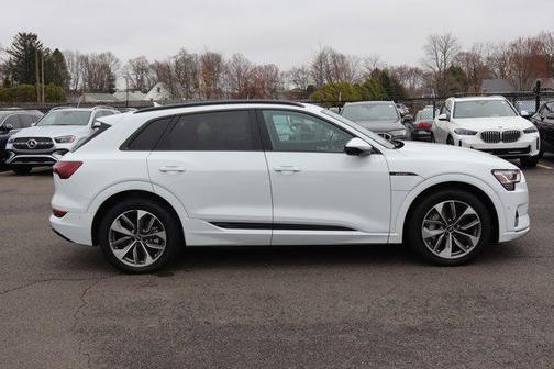 Glacier White Metallic 2021 Audi e-tron Premium Plus