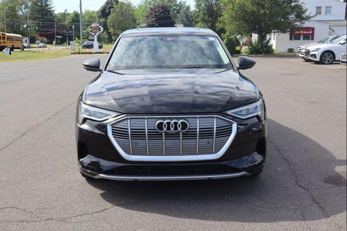 Mythos Black Metallic 2020 Audi e-tron Sportback Premium Plus
