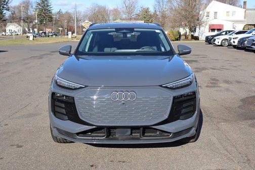 2025 Audi Q6 e-tron Premium Plus quattro