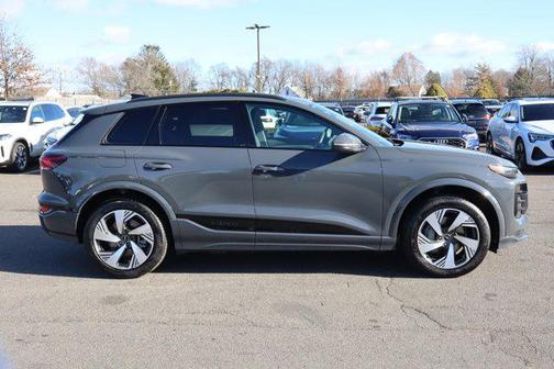 2025 Audi Q6 e-tron Premium Plus quattro